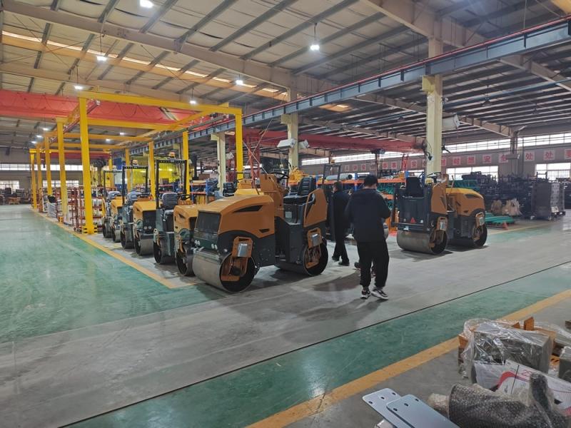 小型壓路機價格不能盲從，先把知識來學(xué)起！